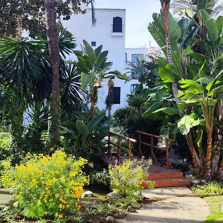 Lägenhet Jardines Del Puerto - Brand New 2bd With Parking, Wifi & Pool Marbella
