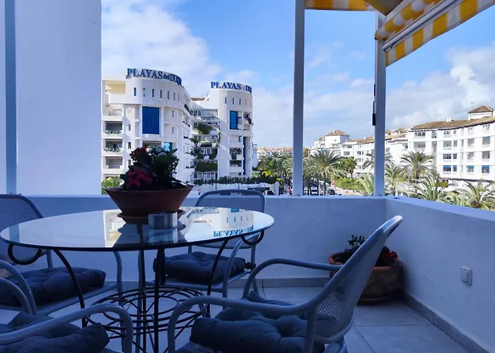 Jardines Del Puerto 2 Bed Lejlighed Marbella